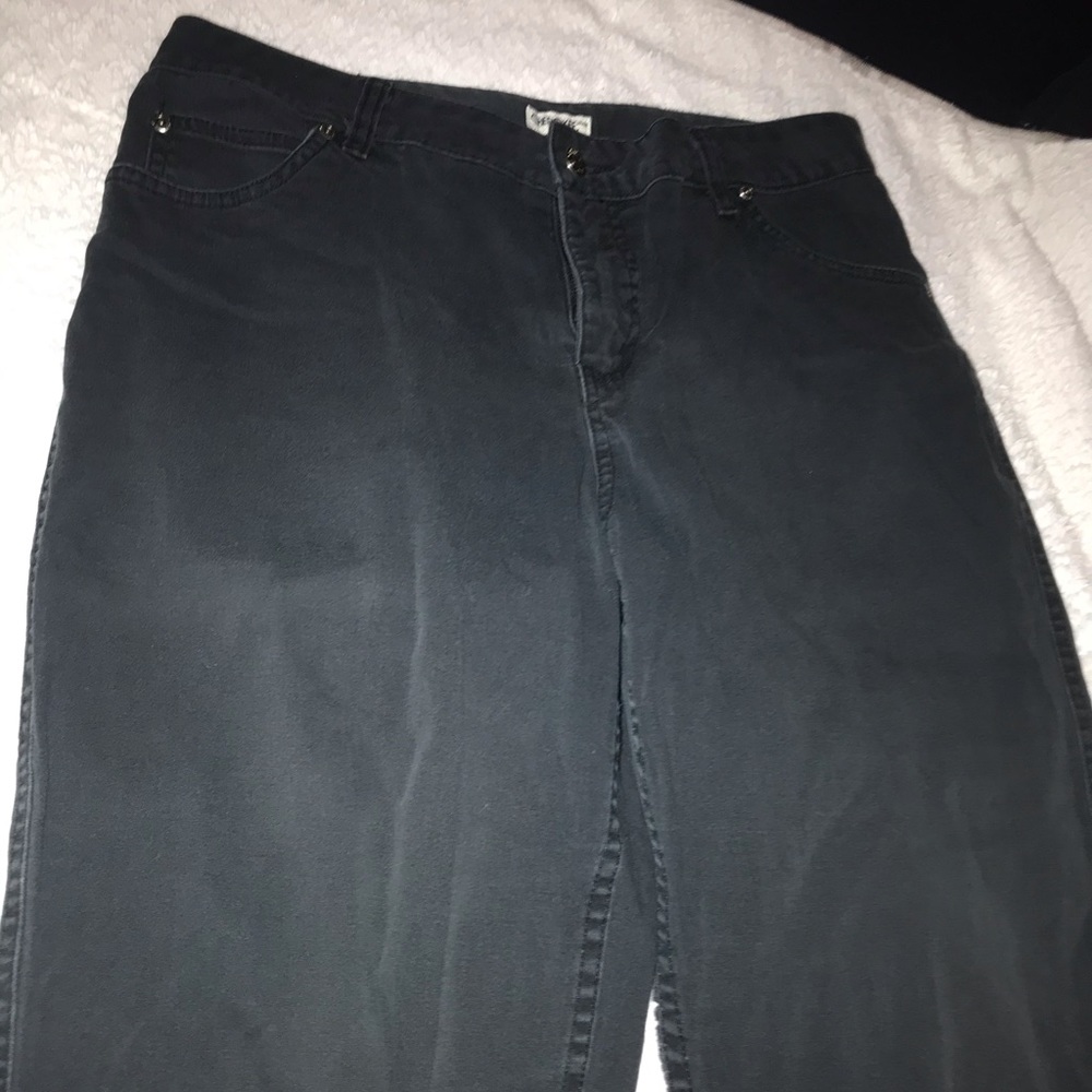 Cherokee Capris pants